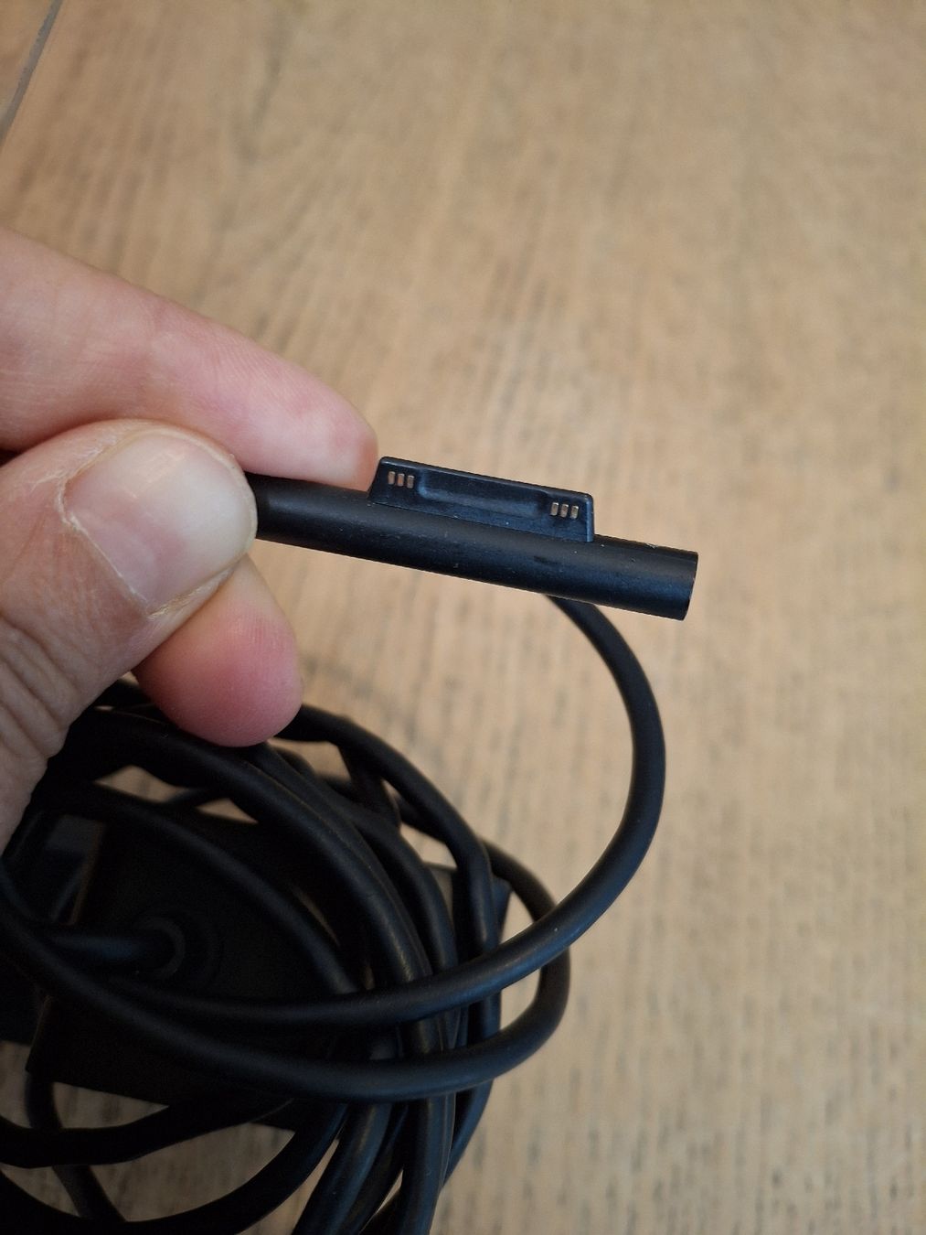Caricabatterie: Microsoft Surface Netzteil 24W Modell 1736 Ladegerät  – Usato da Cham venduto da Girasol3 4