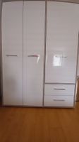 Robuster weisser Kleiderschrank mit 3 Türen und 2 Schubladen