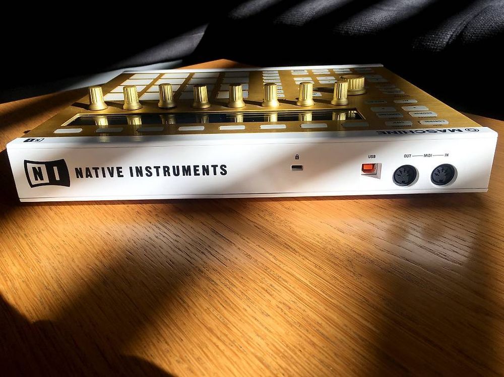 Strumenti musicali: Native Instruments Maschine mk2 - mit Lizenz-Transfer-ID – Usato da Romanshorn venduto da Michaelo 4