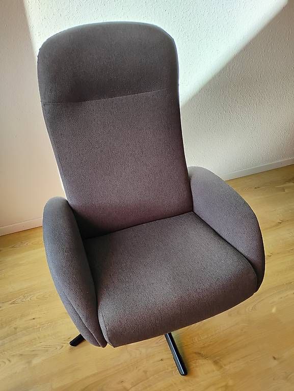 Poltrone: Relaxsessel + Hocker kostenlos dazu – Usato da Giswil venduto da Anubis20