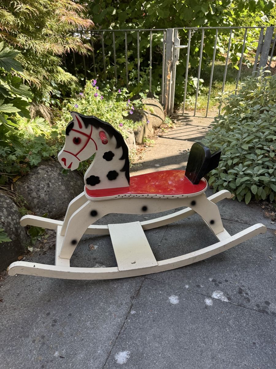 Jouets: Schauckelpferd – D'occasion à Bern par ava_l8tk