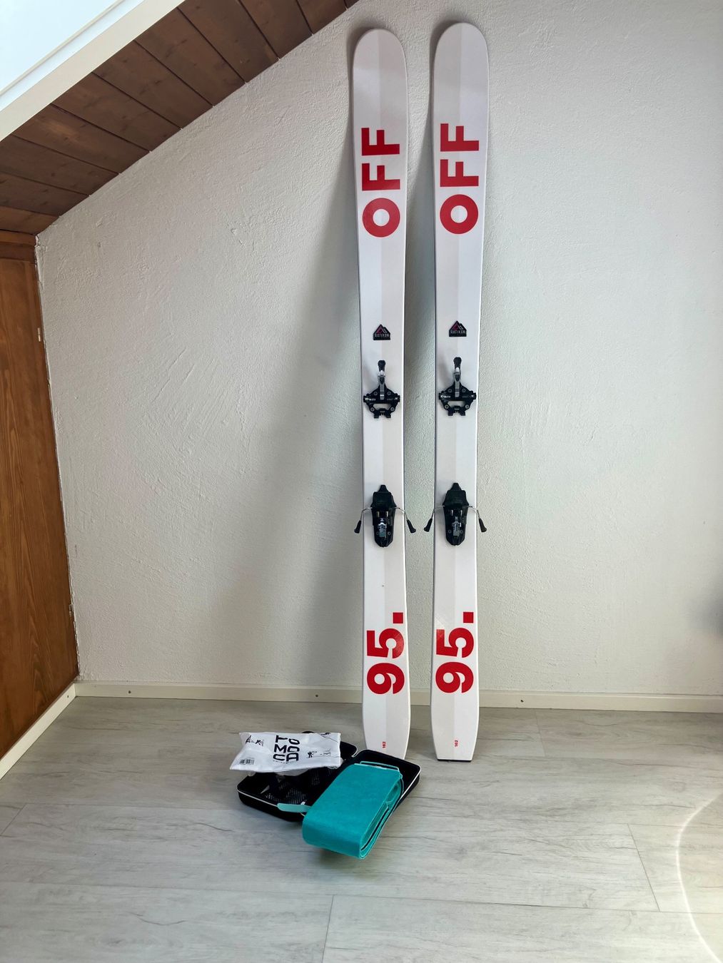 Sci: Off Ski 163cm mit Bindung und Fellen – Usato da Schiers venduto da ajdan88