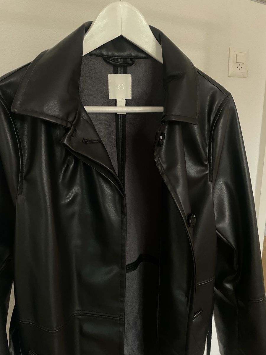 H&M Cappotti: Schwarzer Kunstleder Mantel – Usato da Olten venduto da mic_b5c2 1