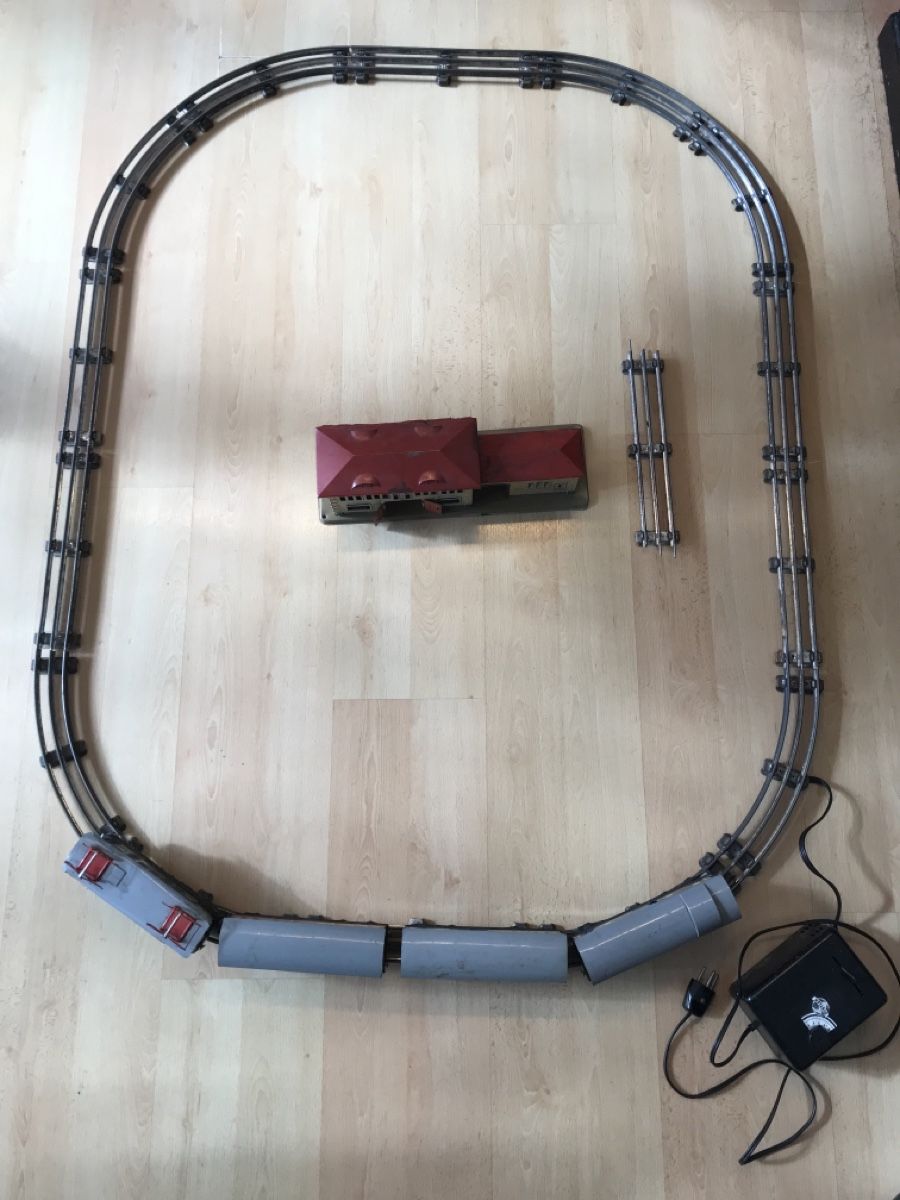 Distler Modellini di ferrovie: Distler Modelleisenbahn mit Bahnhof – Usato da Zürich venduto da Kiron 1