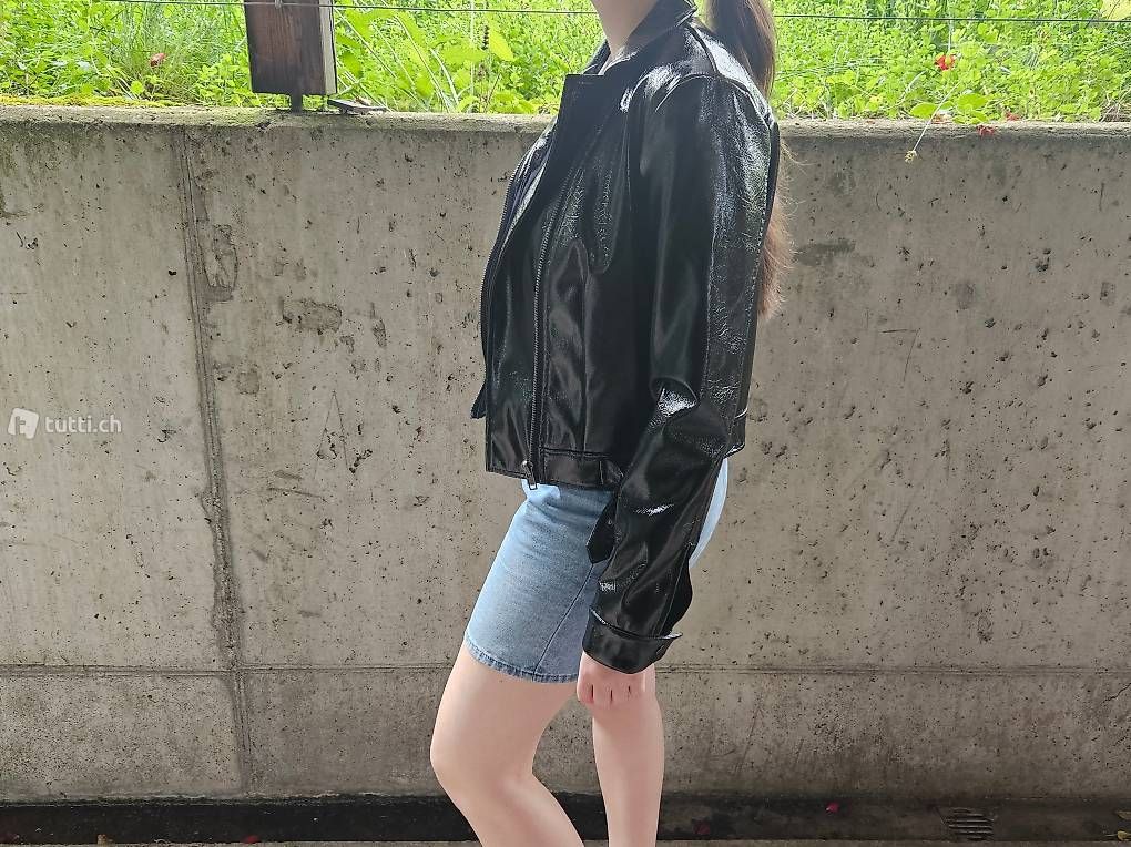 Na-kd Giacche: Jacke im Lederlook, glänzend, NAKD, Grösse 36 – Usato da Illnau venduto da Spartan226 1