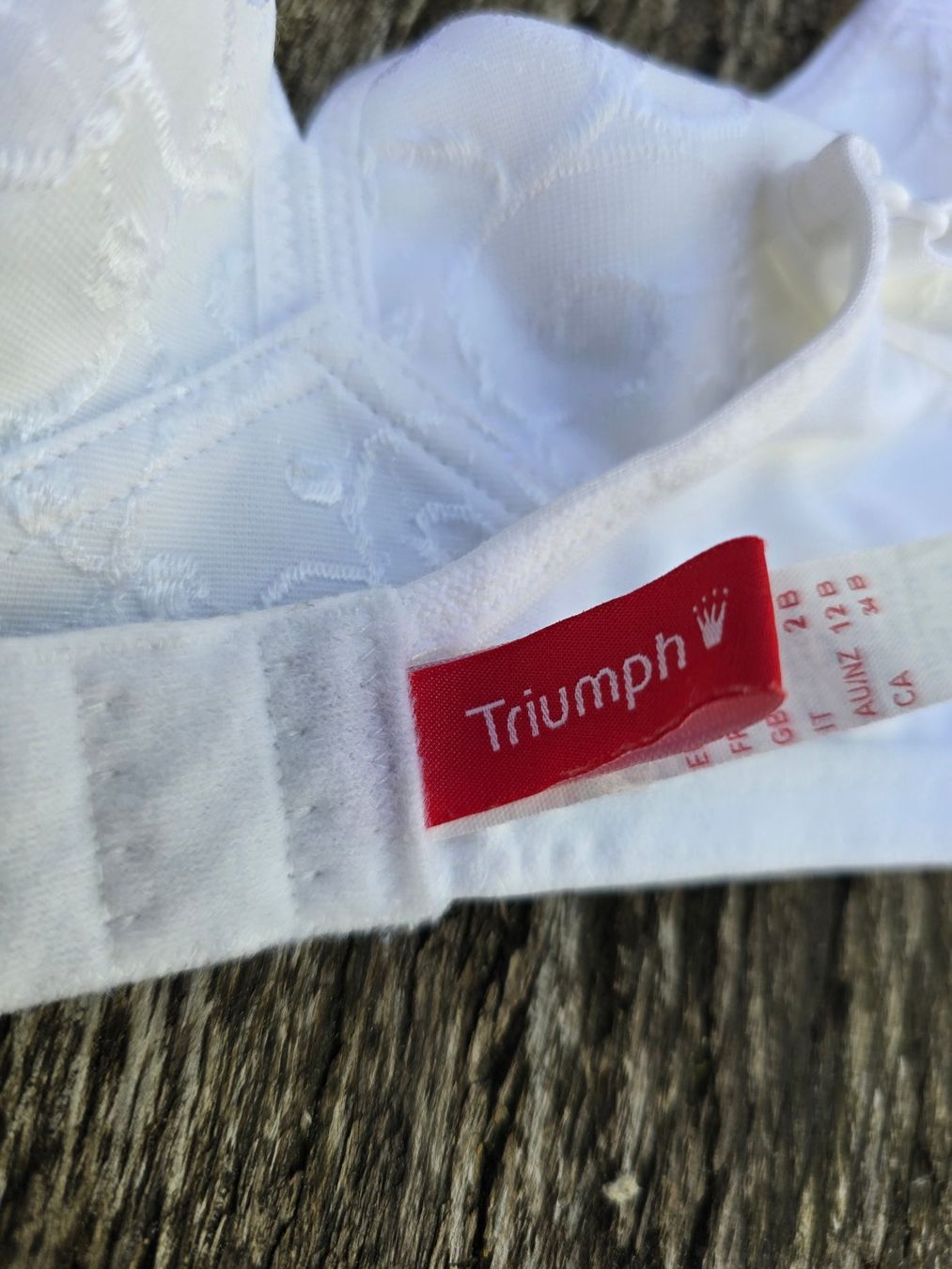 Triumph Altra biancheria intima: Kleidung: BH Triumph weiss 75 B – Nuovo (secondo la descrizione) da Romanshorn venduto da Rachacha 4
