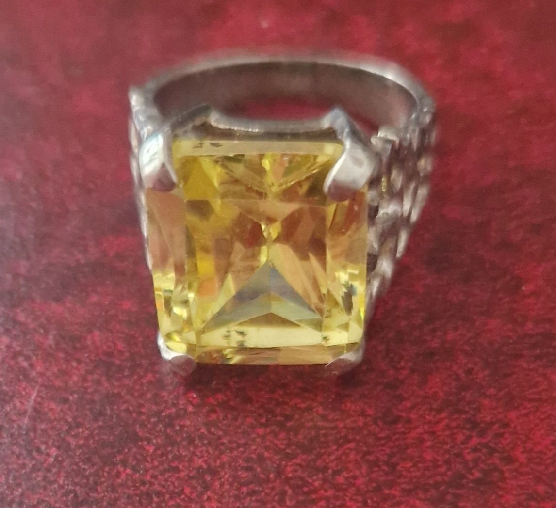 Anelli: Silberring mit grossem gelben Citrin, Gr. 18 mm – Nuovo (secondo la descrizione) da Zürich venduto da Sissi-Minouche 2