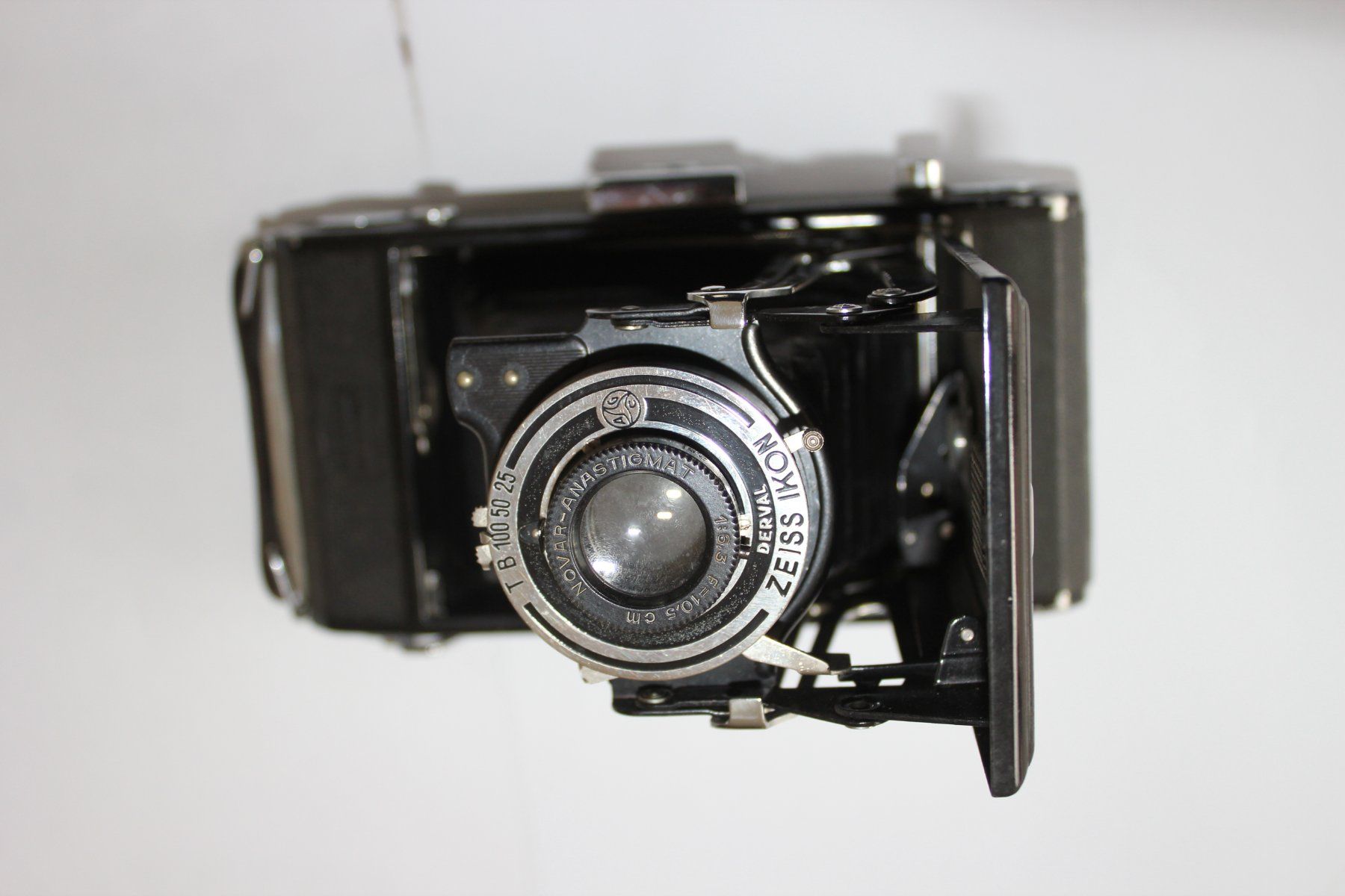 Zeiss Fotocamera: Zeiss-Ikon   Derval – Usato da Reinach AG venduto da hispo 2