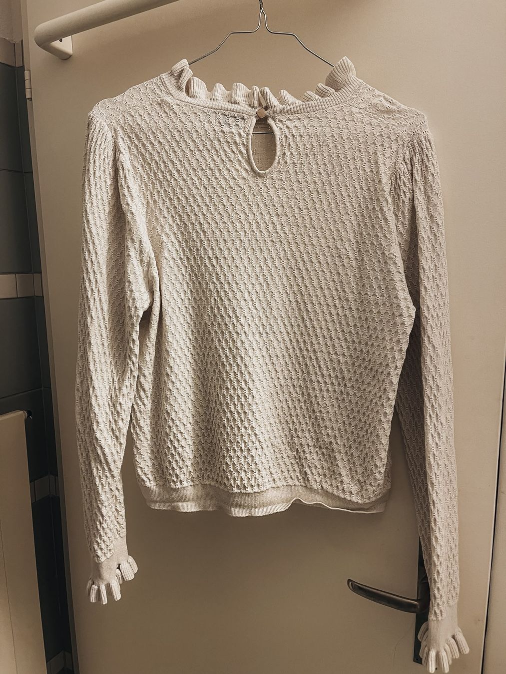 Cyrillus Pullover & Sweatshirts: Cyrillus Paris Pullover Rüschenkragen, Gr. S – Gebraucht aus Bern von cle_rzl9