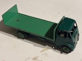 GUY FLAT TRUCK (DINKY TOYS ENGLAND)