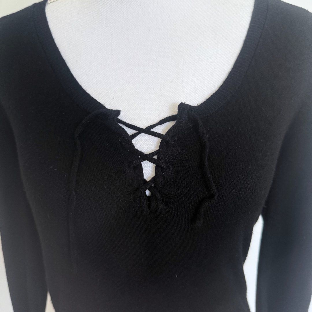 Nafnaf Top: NAF NAF Top Pull Noir Manches 3/4 - Taille XS – Usato da Vevey venduto da secondlifevevey 1