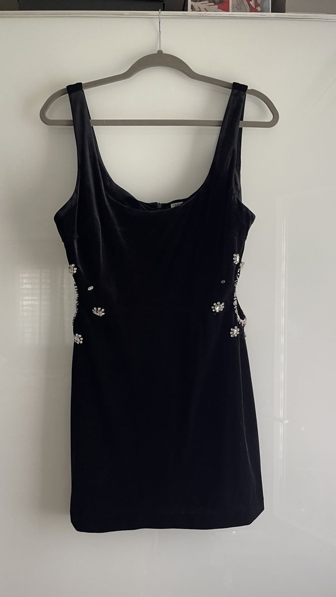 Zara Robes: Zara Samtkleid Schwarz – Neuf (Voir description) à Lausen par sim_hgp6