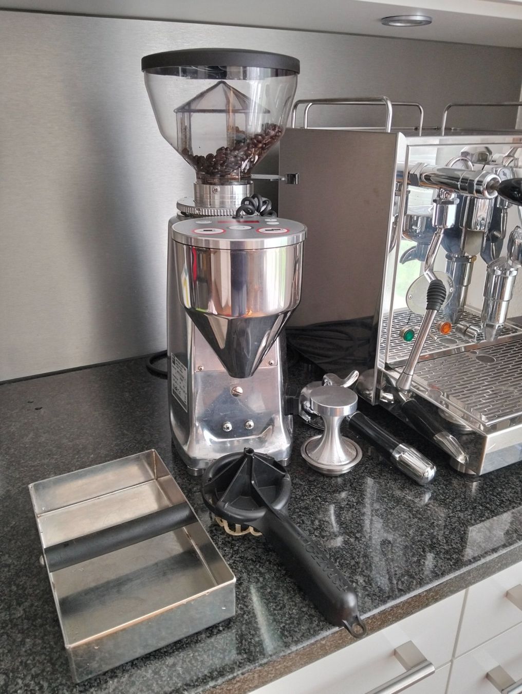 ECM Manufacture Machines à café & Machines à expresso: ECM Espressomaschine PROFESSIONALE Edelstahl Siebträger – D'occasion à Schwyz par ST3005 2