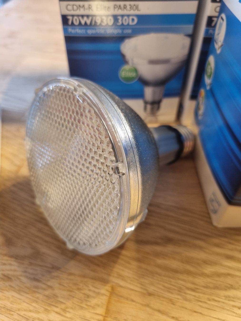 Lampade: Philips MASTERColour CDM-R 70W830 E27 – Nuovo e nell'imballaggio originale da Thun venduto da Topmat 1