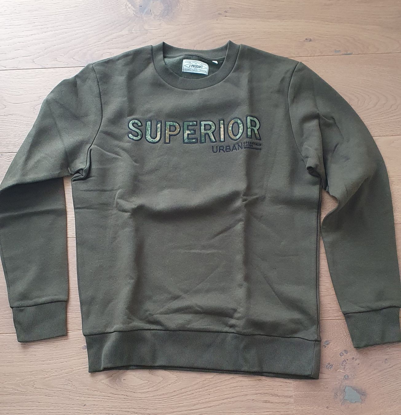 Maglioni & Felpe: ungetragener Superior Pulli Gr M Olive – Usato da Möriken AG venduto da mar_p8vr