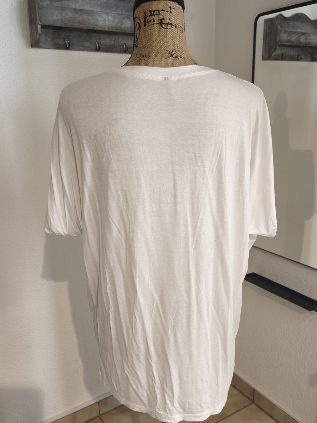 T-shirts: Weisses. T-Shirt Gr.S/M von Chicorée – Neuf (Voir description) à Emmetten par SecondhandSiska 2