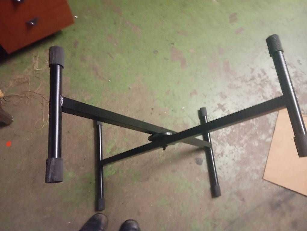 Supports pour instruments & partitions: Keyboard Ständer quick lok – D'occasion à Basel par Petergunn 1