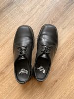 Dr. Martens Square Toe Schuh