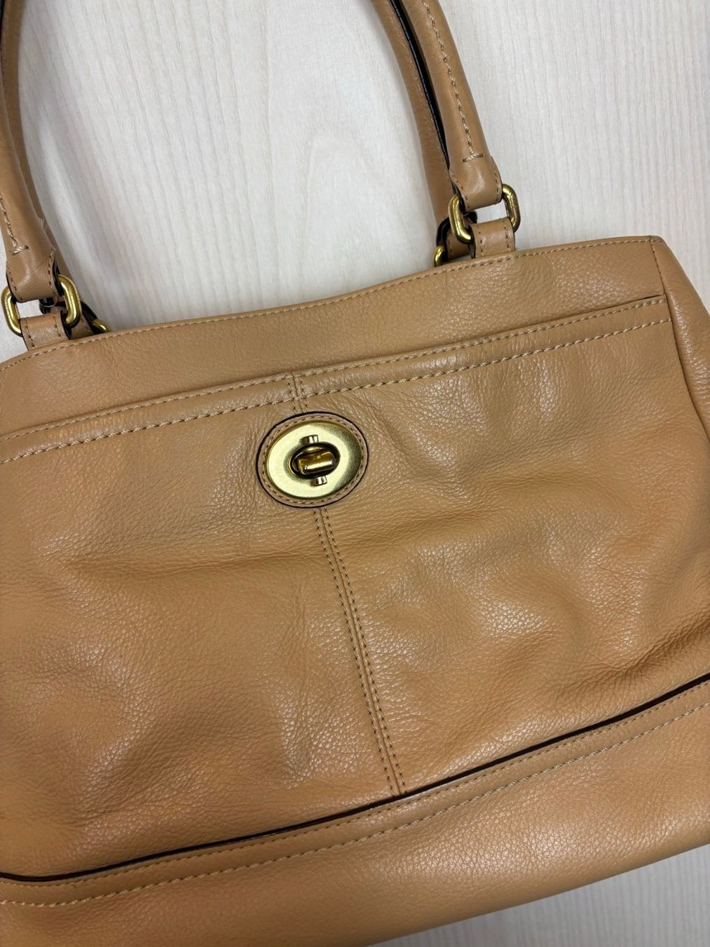 Coach Taschen für Damen: Coach Leather Shoulder Bag – Gebraucht aus Tägerwilen von Akh.Boutique 1