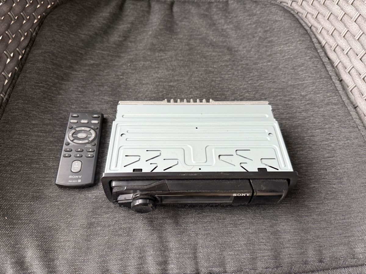 Sony Radio: Sony Autoradio DSX-A42UI USB – Usato da Giswil venduto da urr_7c5j 7