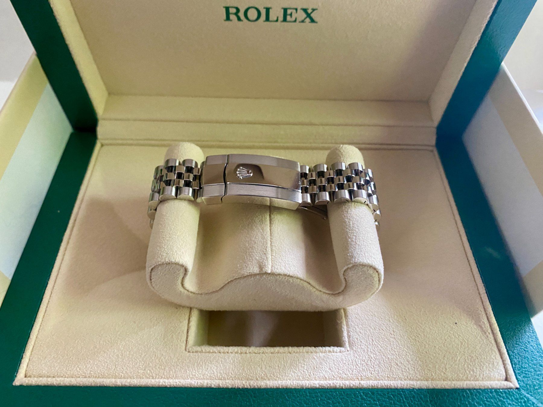 Rolex Orologi: Rolex Datejust 126200 black, jubilee strap – Usato da Genthod venduto da Fejmeo 7