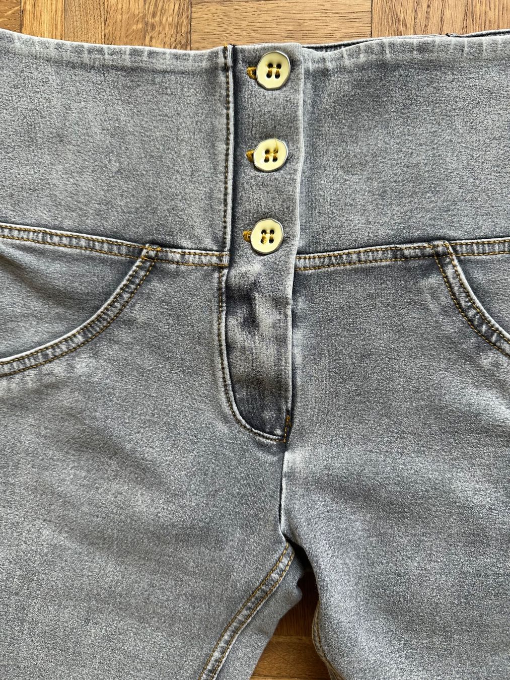 Freddy Jeans: Freddy Hose Wr.up High Waist grau – Usato da Luzern venduto da Leumatt2015 3