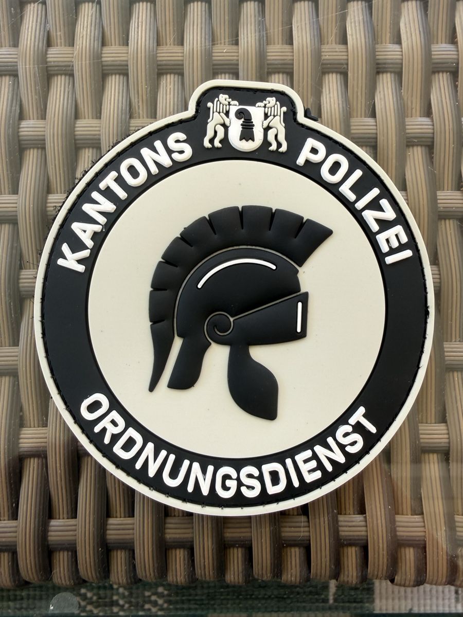 Plaketten & Abzeichen: Kantonspolizei Basel Stadt Rubber – Neu und originalverpackt aus Sisseln AG von Daeha1