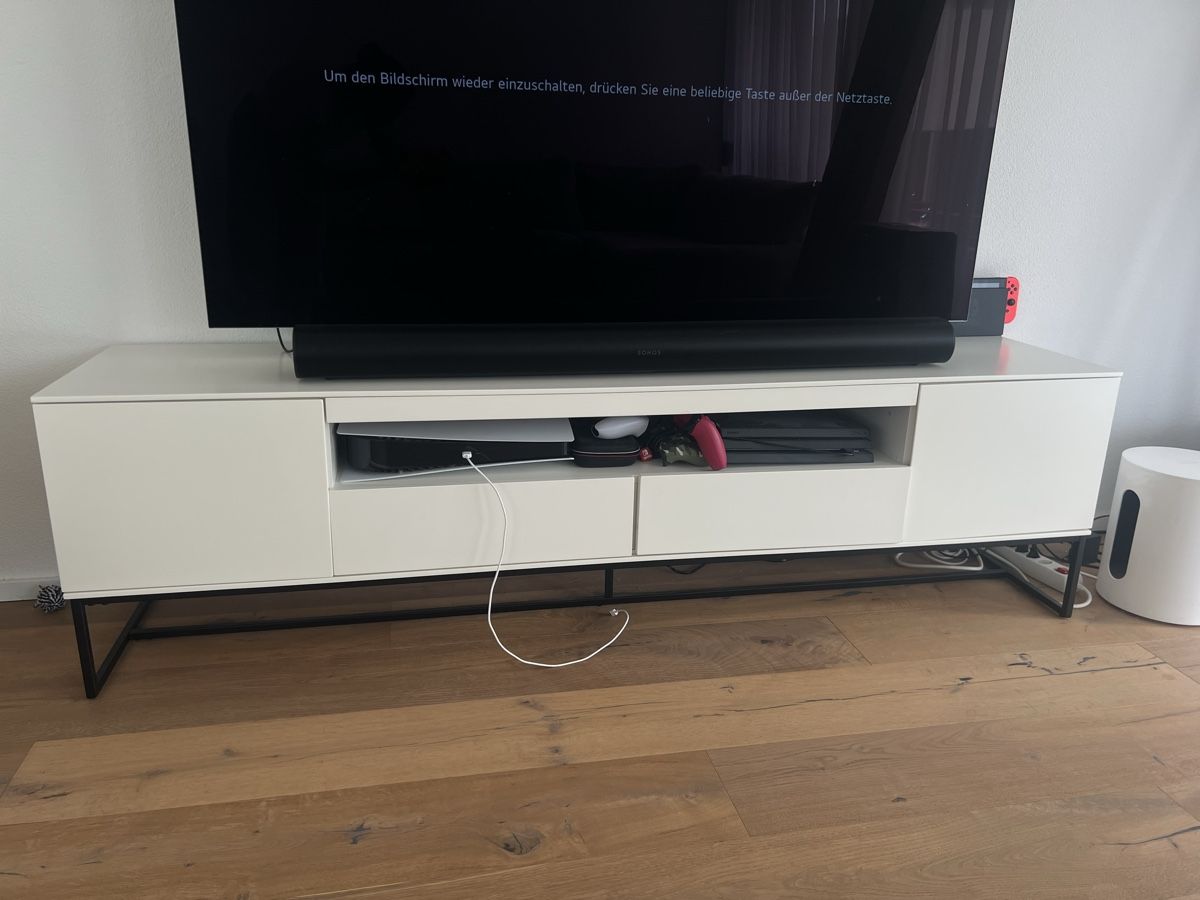 TV Möbel: TV-Möbel in Weiss mit Metallbeinen – Gebraucht aus Rupperswil von SophieMi 1