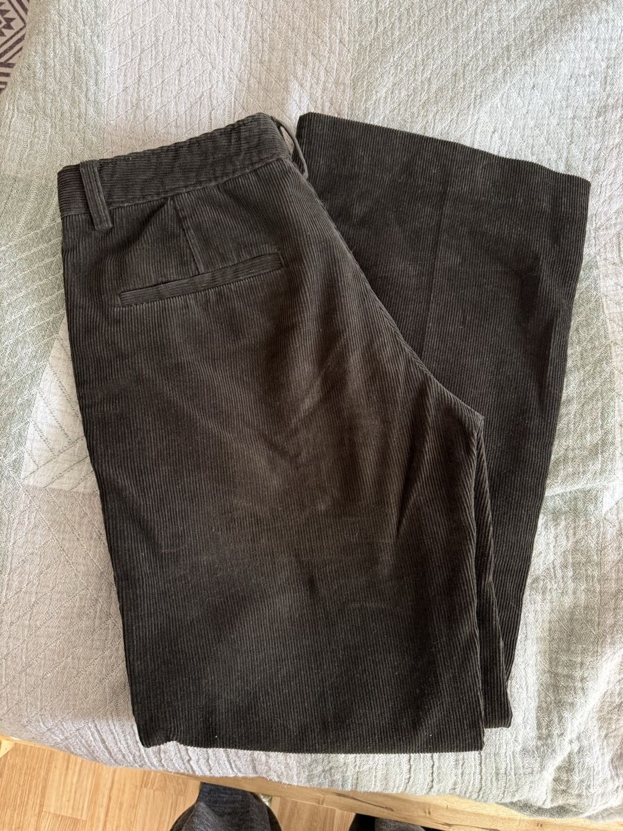 Massimo Dutti Pantaloni: Massimo Dutti Cordhose 38 – Nuovo (secondo la descrizione) da Walenstadt venduto da nad_dm9g