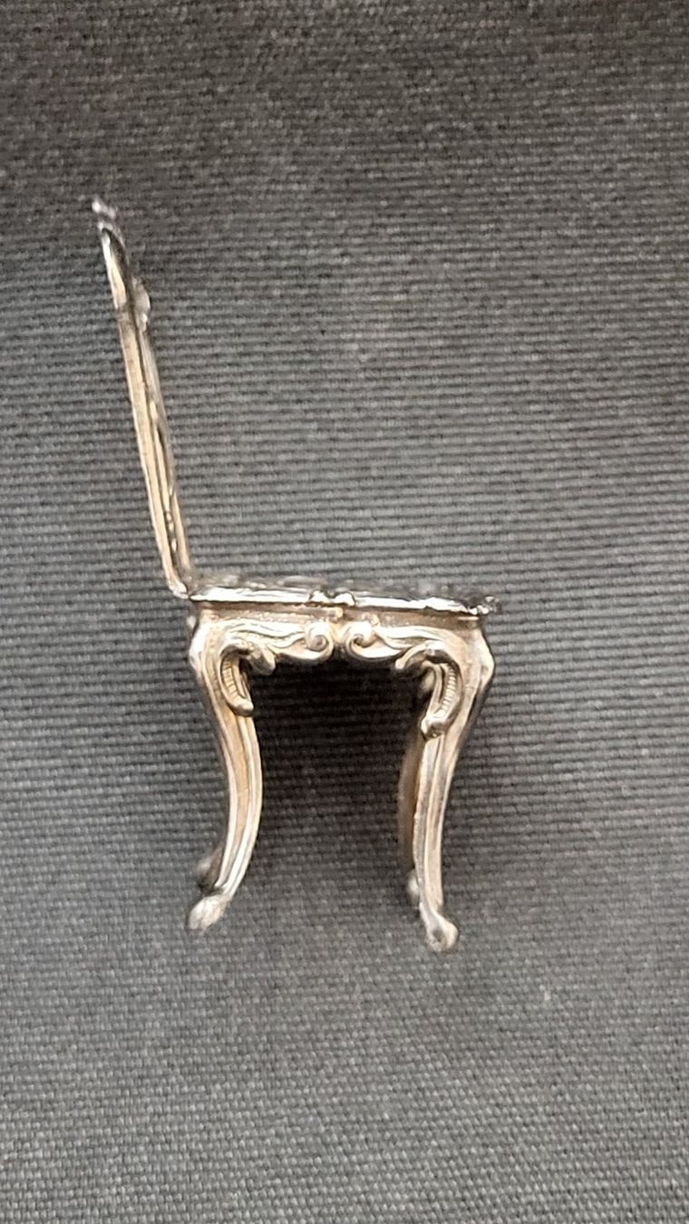 Figuren: MINIATUR-STUHL aus Silber – Gebraucht aus Basel von spinne02 2