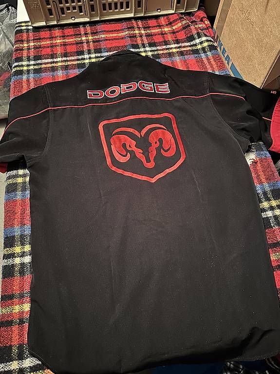 Chemises: Dodge Hemd Gr. L – D'occasion à Birsfelden par Firefighter911 1
