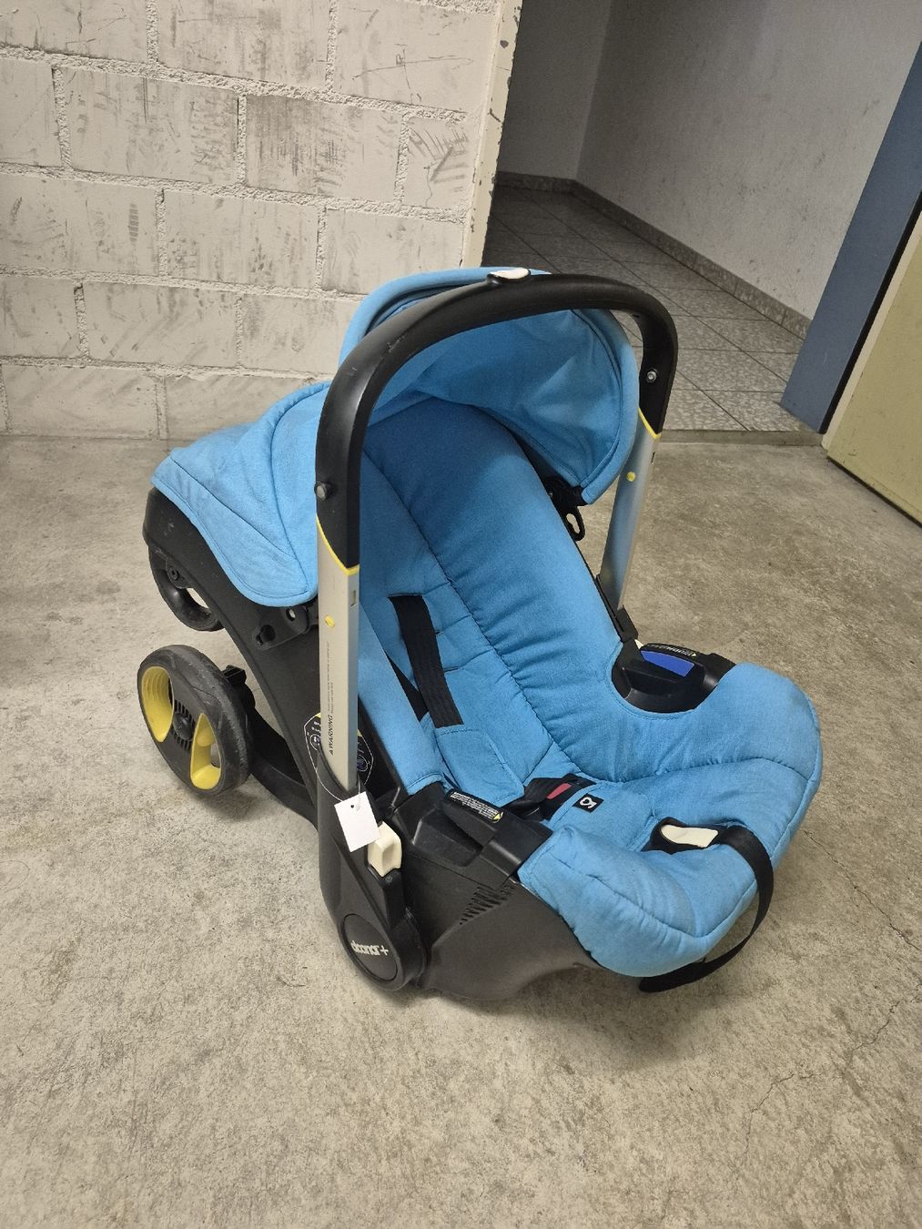 Seggiolini per auto: babydonna Autositzt & wagen – Usato da Niederhasli venduto da buffy13 2