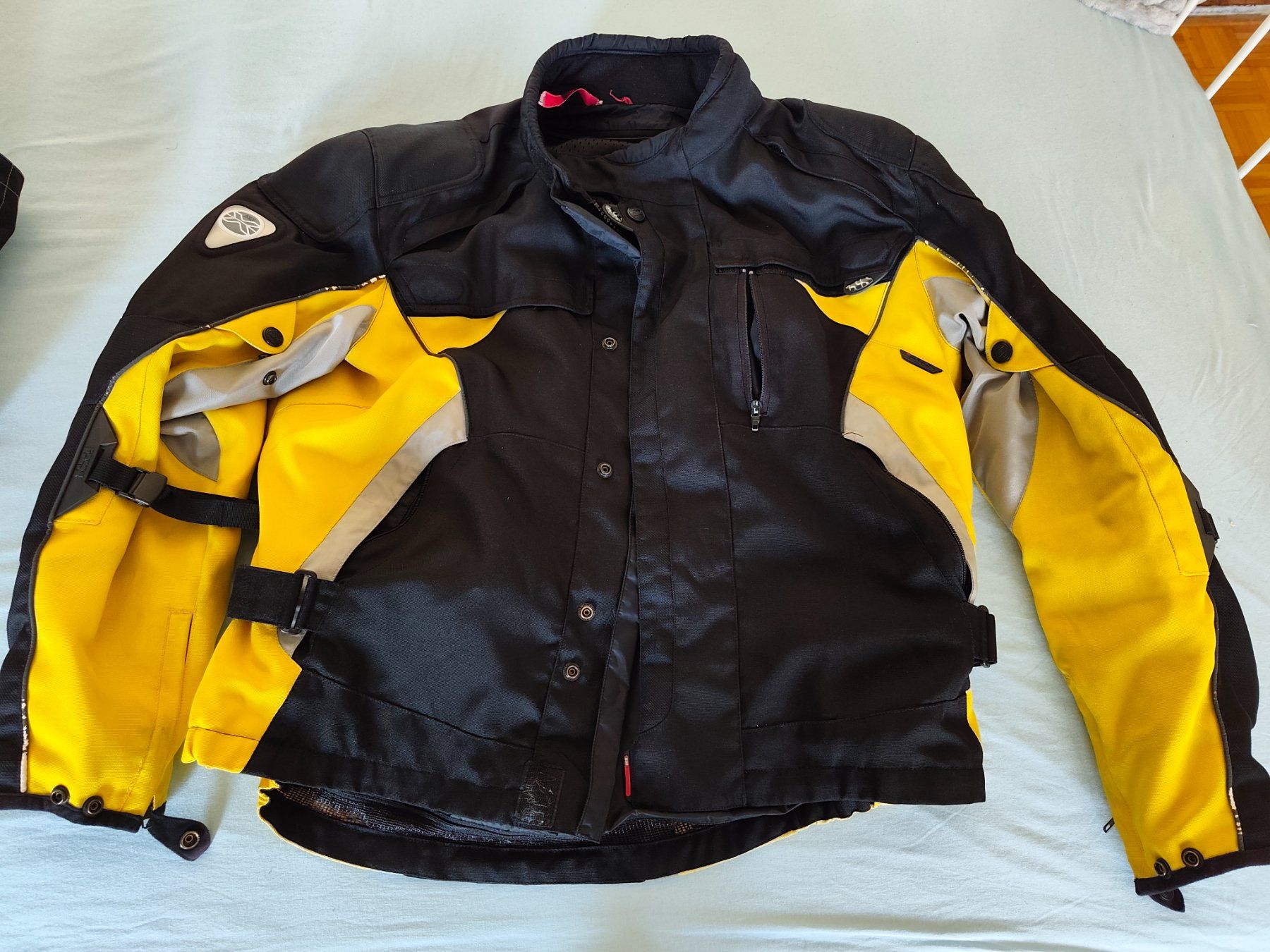 Caschi & visiere: 4XL Helm 4XL Lederhandschuhe iXS – Usato da Basel venduto da atila.01 3