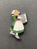 Pin’s Bécassine signé Corner