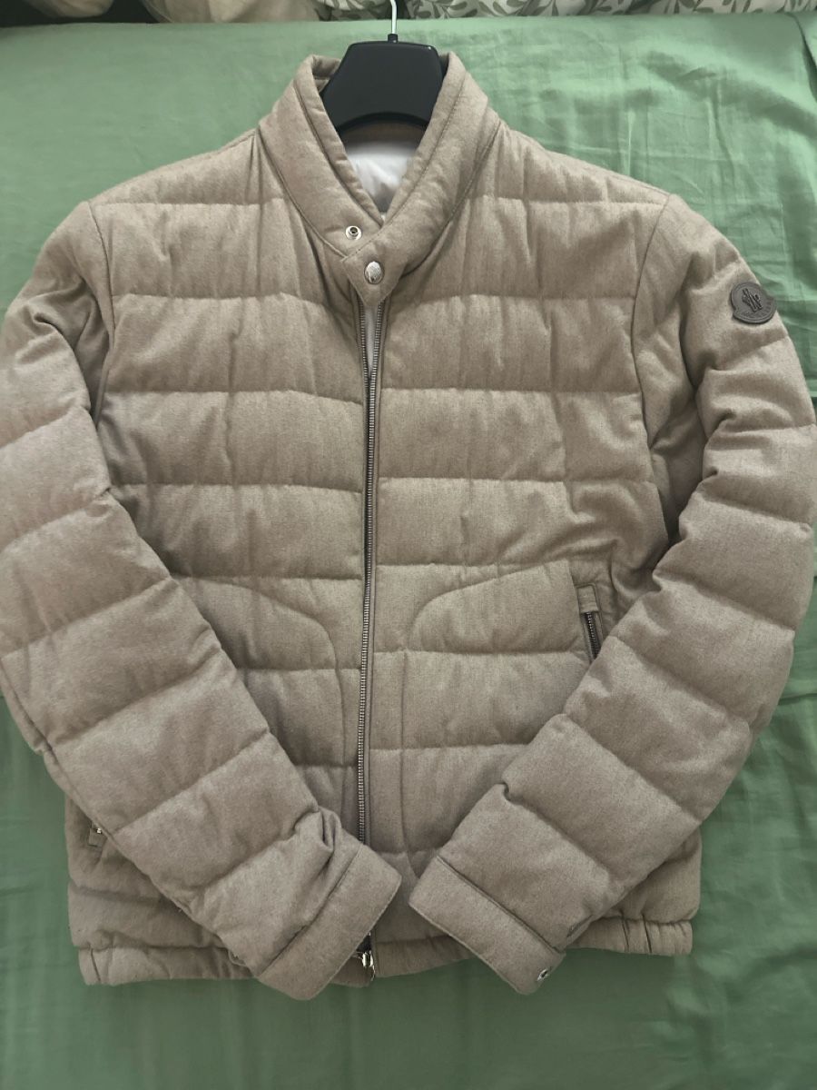 Moncler Vestes: Moncler Down Jacket Smart Cashmere Size S / 2 Beige – D'occasion à Dättwil AG par hkf_sns2