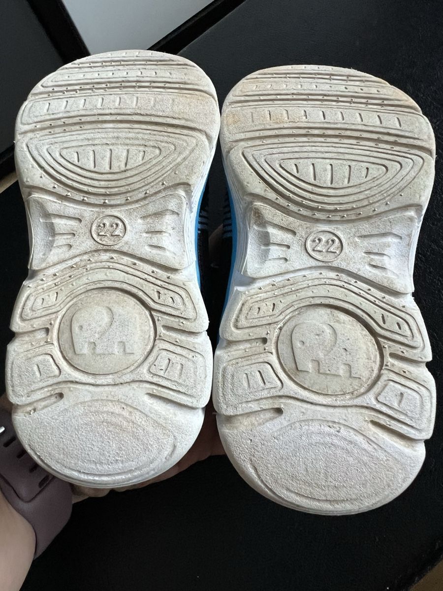 Chaussures garçon: Elefanten Schuhe Grösse 22 – D'occasion à Toffen par Vanessa_Germann 1