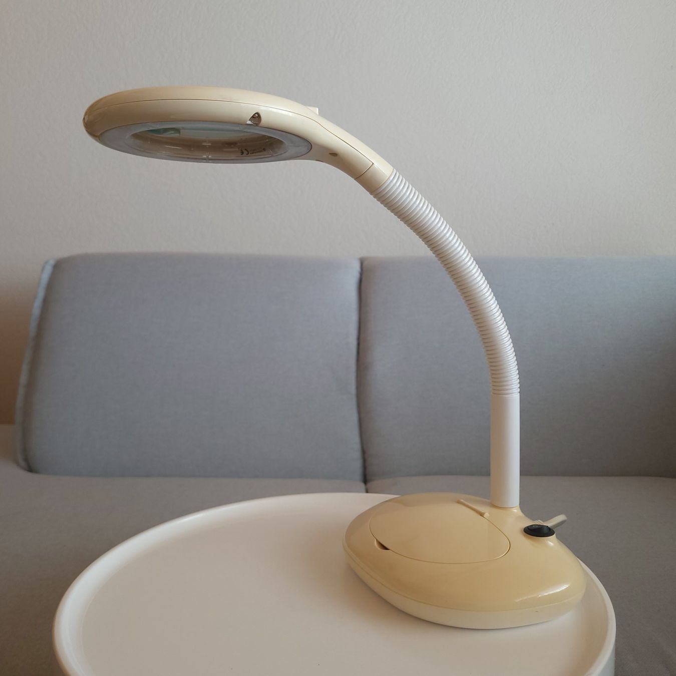 Lampen: " Toolcraft "  Arbeitslampe B901 mit Lupe und Ablage – Gebraucht aus Savièse von qm2710 3