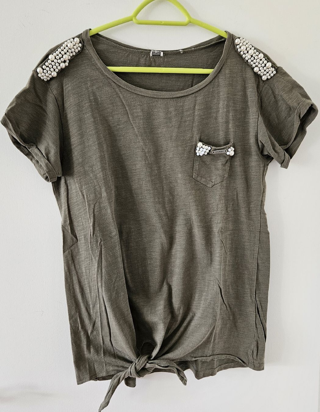 Guess T-shirt: Shirt Gr. 40 - Guess - Spendenaktion – Usato da Unterkulm venduto da Beljasch