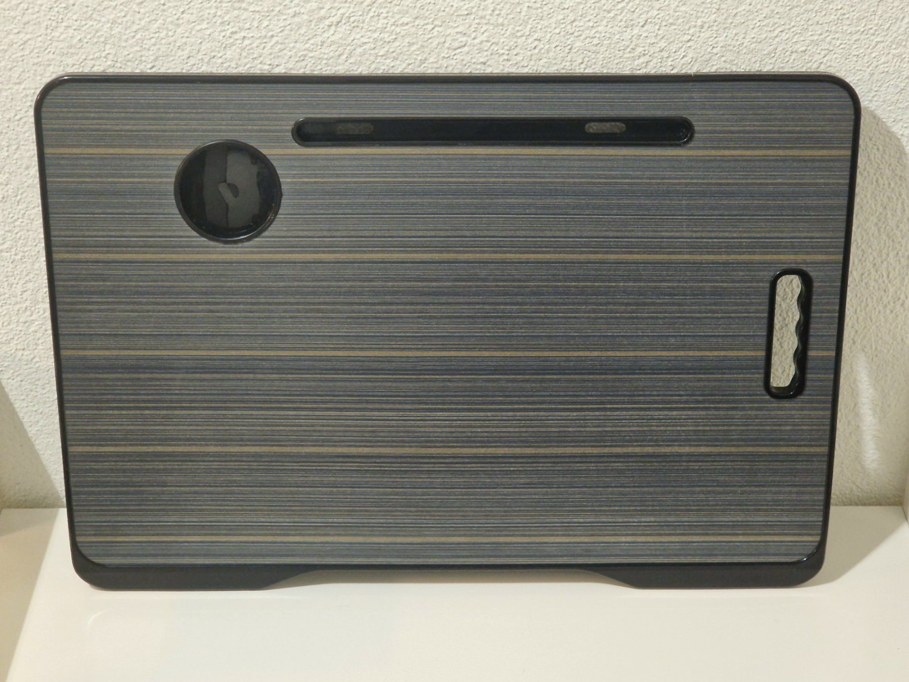 Tische: Klappbarer Mini-Tisch / Betttisch – Gebraucht aus Zürich von New_username 1