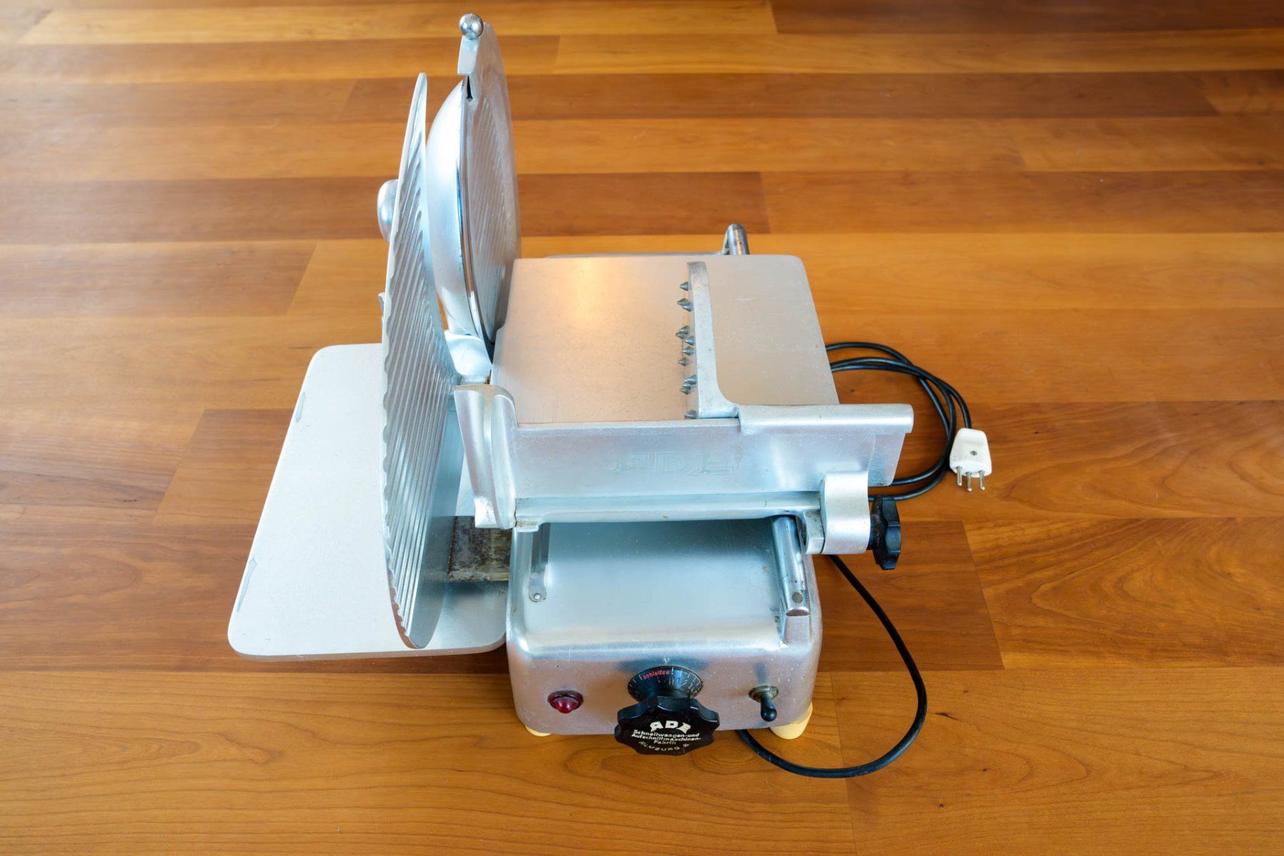 Elettrodomestici da cucina: Aufschnittmaschine ADE – Usato da Ermatingen venduto da Nikitachen 1