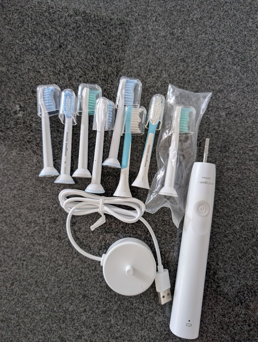 Philips Sonicare Zahnpflege: Philips Sonicare HX365W1 – Gebraucht aus Ganterschwil von Nike18