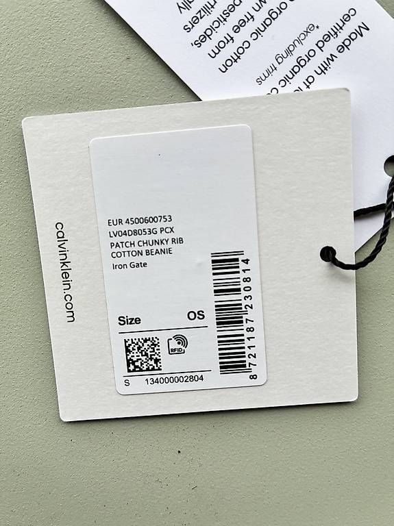 Copricapi, berretti & cappellini: Calvin Klein PATCH CHUNKY Mütze / Farbe iron gate, neu – Usato da Arlesheim venduto da jonasrapp1981 1