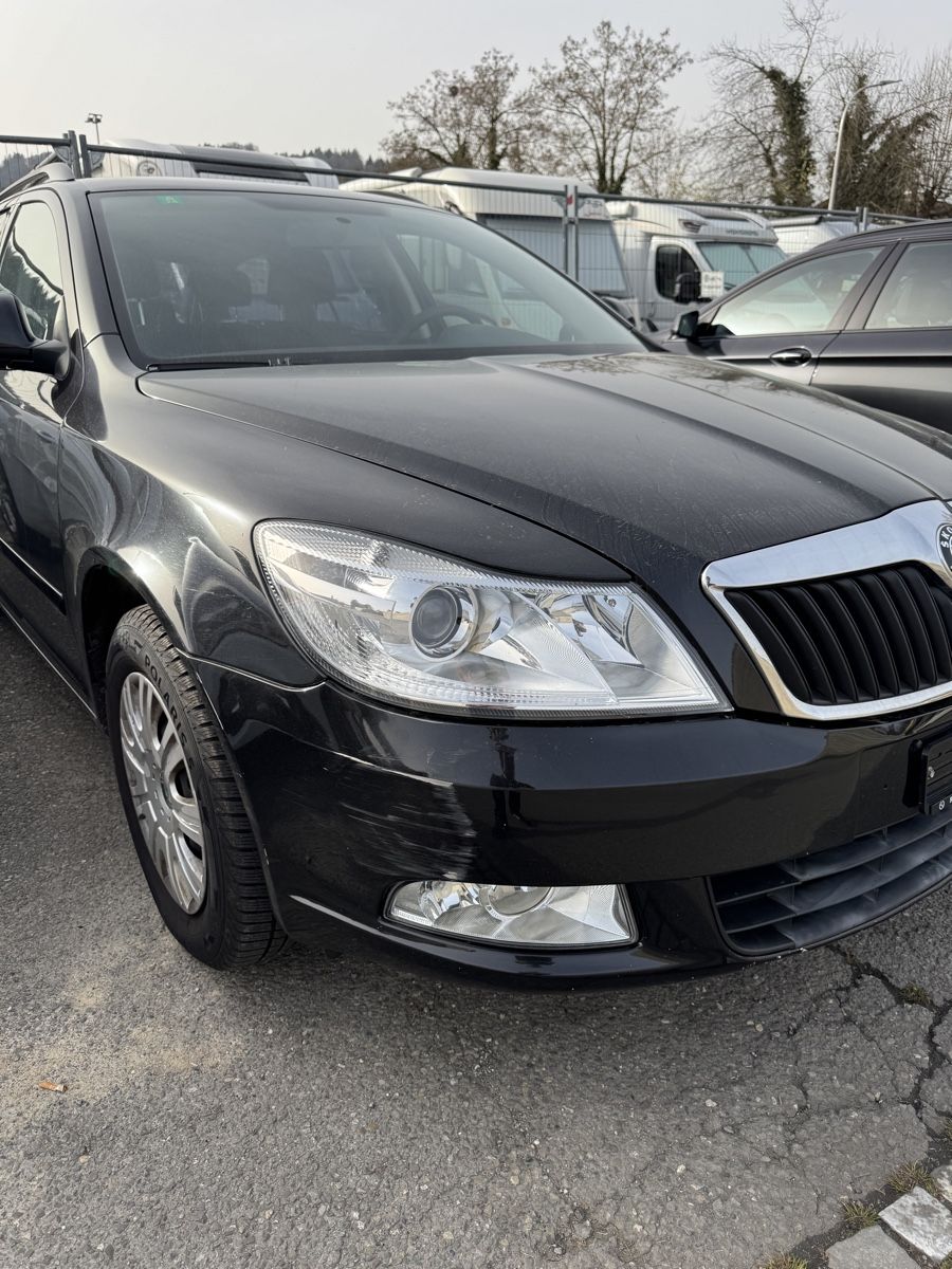Skoda Automobili: SKODA Octavia Combi 1.6 TDI Ambiente – Usato da Oberentfelden venduto da Blackrose75 8
