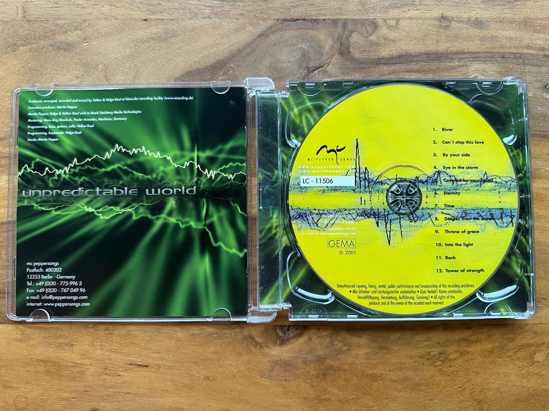 CDs: Martin Pepper featuring Bluecube - Unpredictable World – D'occasion à Horgen par flyingpenguin2000 1