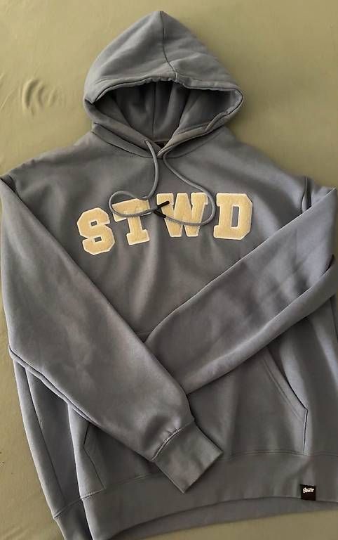 Pullover & Sweatshirts: PULL AND BEAR - HOODIE – Gebraucht aus Basel von SellbyD