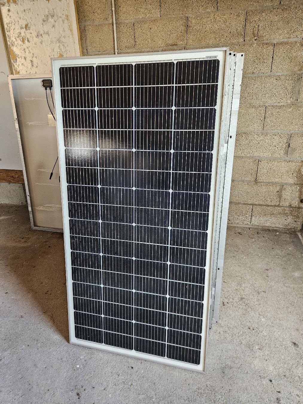Dispositivi a energia solare: Posten mit 160 PV Modulen, Solarmodule  – Usato da Subingen venduto da honigbuur 1
