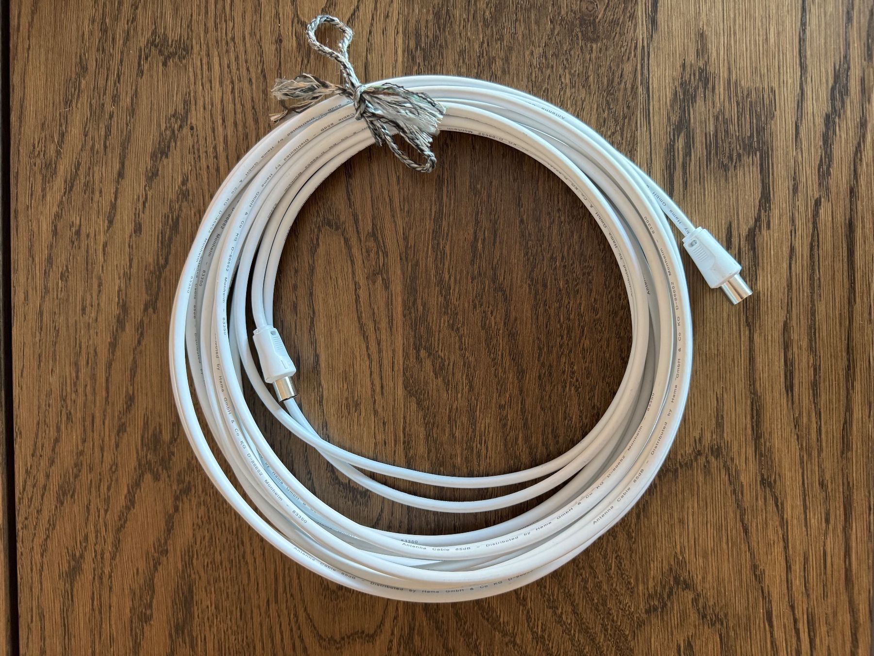 Hama Cavi: Hama Antennen- / TV Kabel 85dB, ca 10m – Usato da Aefligen venduto da Jean.war