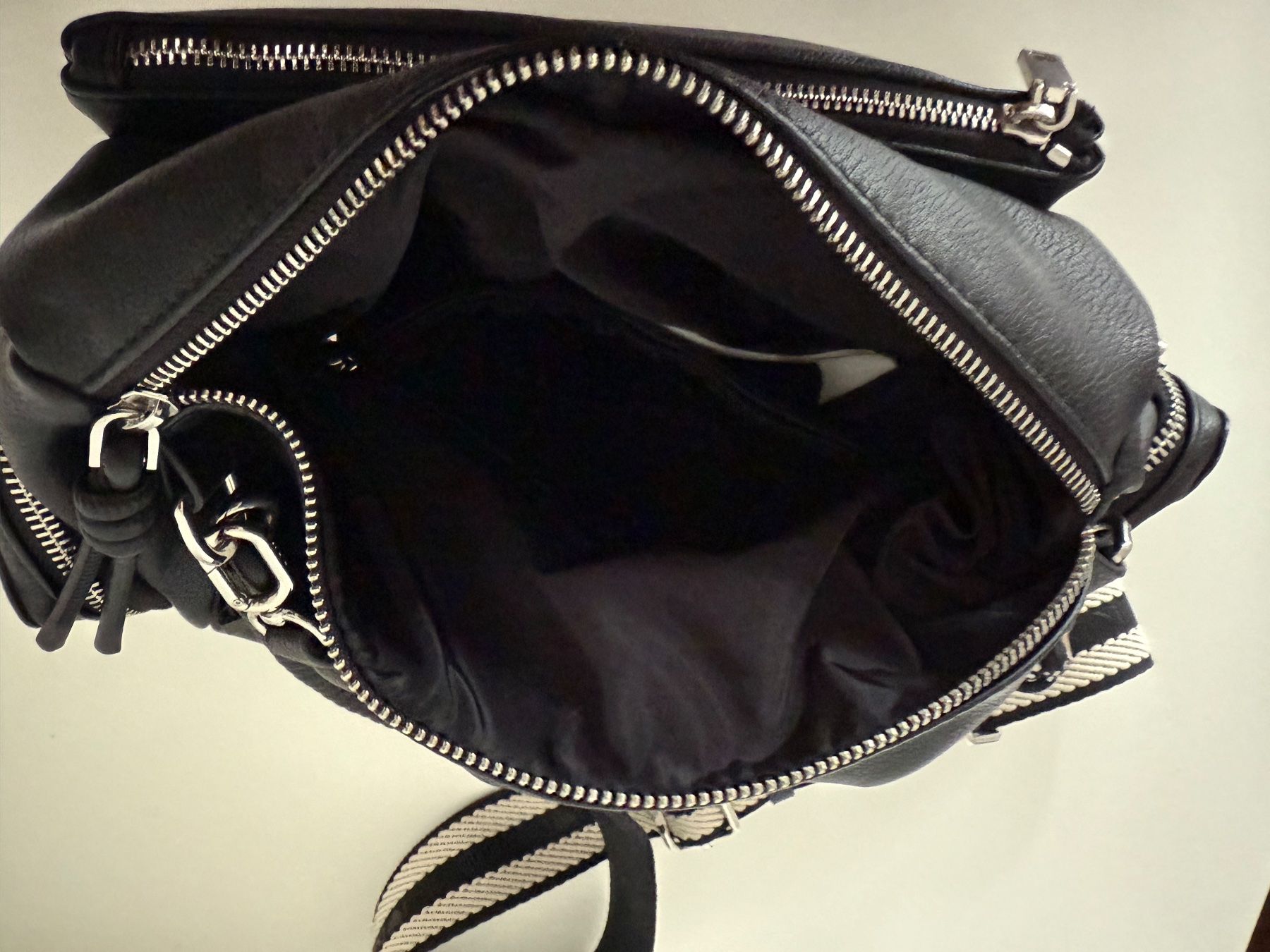Desigual Borse da donna: Schwarze Desigual Handtasche – Usato da Ermatingen venduto da Speiki2 5
