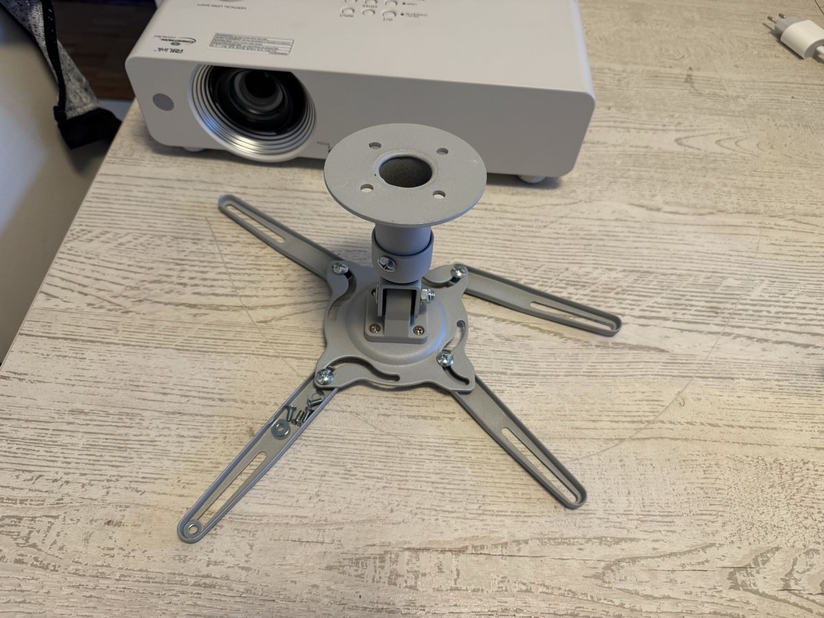 Panasonic Vidéoprojecteurs: Panasonic pt-vw430 beamer – D'occasion à Zunzgen par milesdavis76 4
