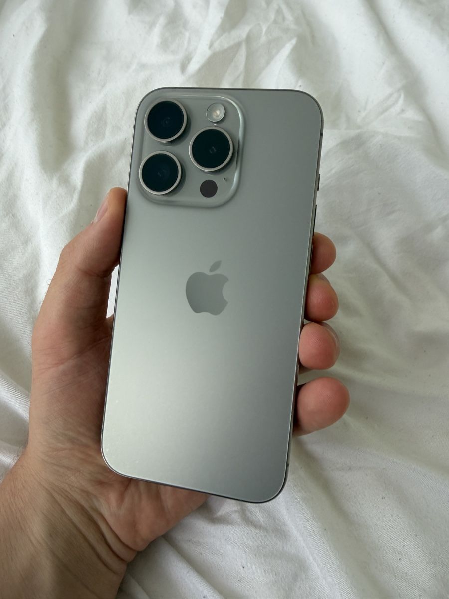 Apple Handys / Smartphones: iPhone 15 Pro Display like new – Gebraucht aus Zillis von elera 1